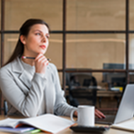 Como delinear e atingir objetivos profissionais para o novo ano no escritório